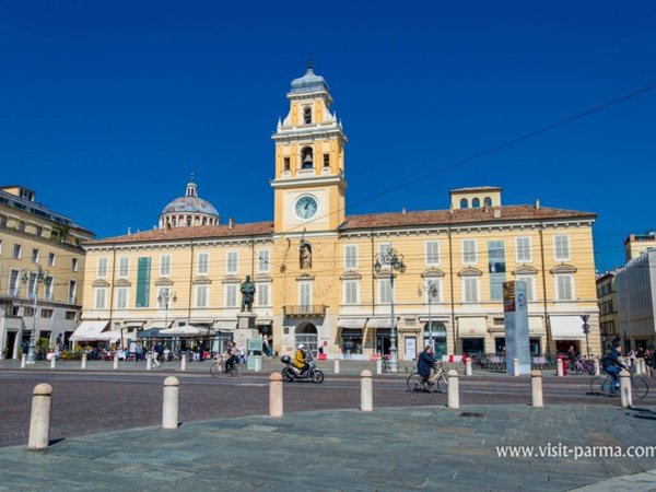negozio in vendita a Parma in zona Centro Storico