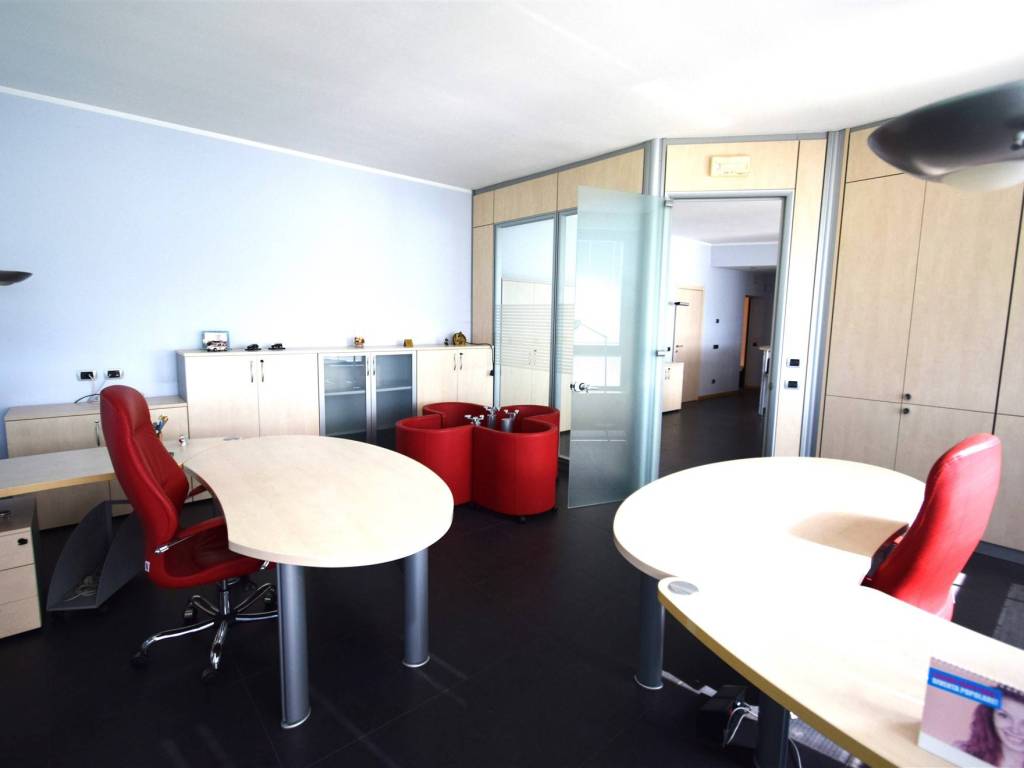 ufficio in vendita a Parma in zona Pablo