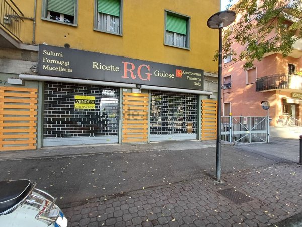 locale commerciale in vendita a Parma in zona Gaione