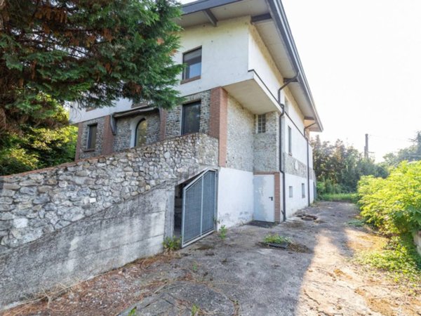 casa indipendente in vendita a Parma in zona Corcagnano