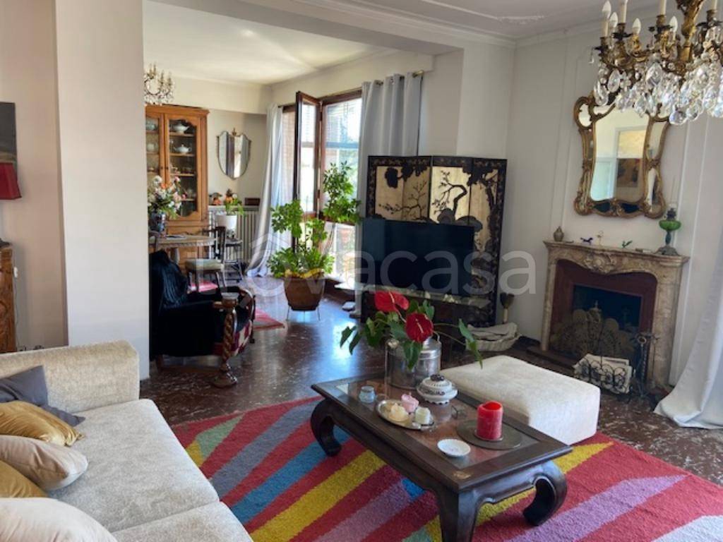 appartamento in vendita a Parma in zona Centro Storico