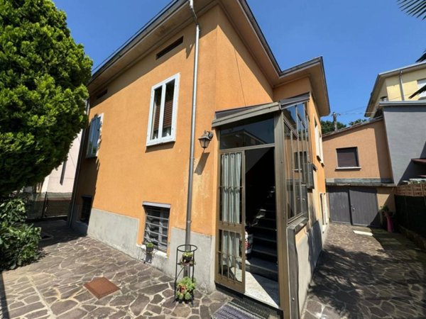 casa indipendente in vendita a Parma in zona Montanara