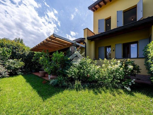 casa indipendente in vendita a Parma in zona Cittadella