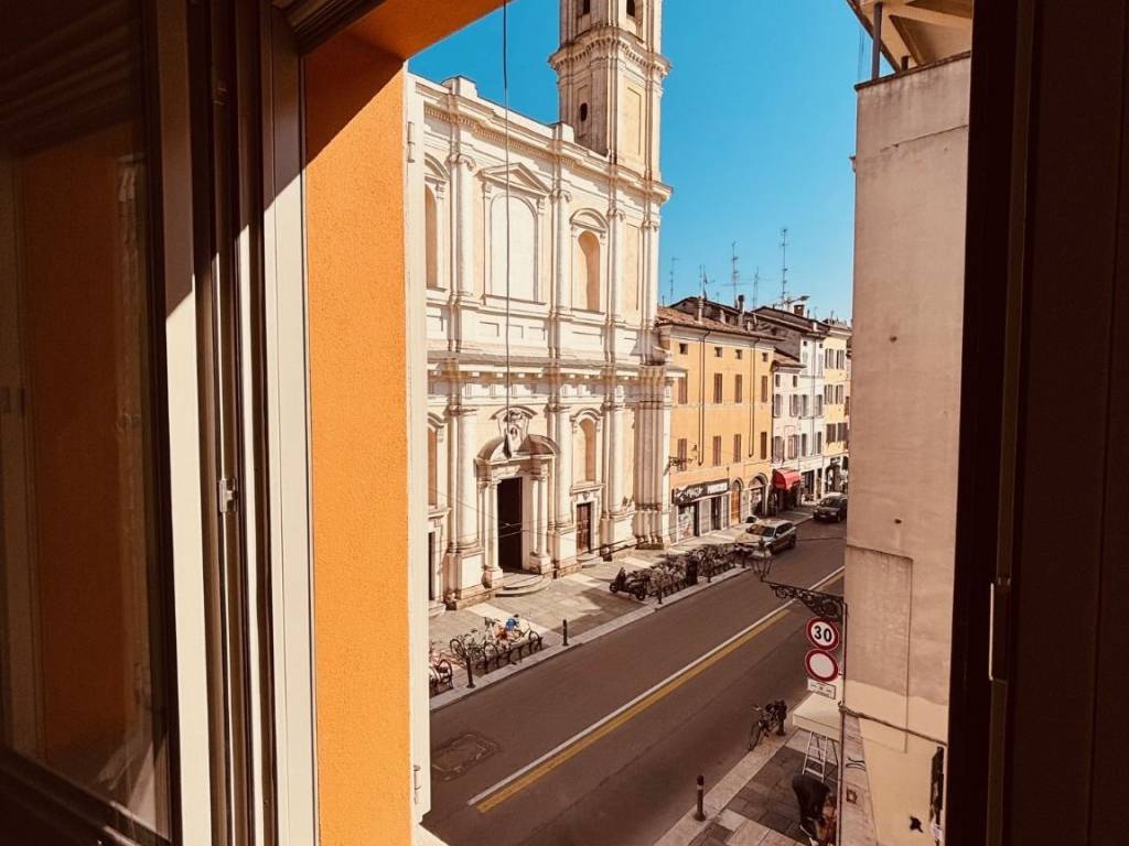 appartamento in vendita a Parma in zona Centro Storico