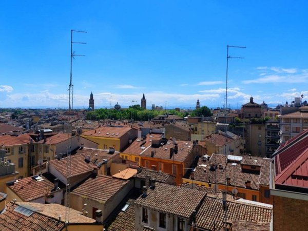appartamento in vendita a Parma in zona Centro Storico