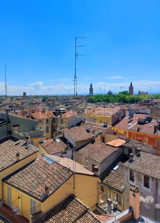 appartamento in vendita a Parma in zona Centro Storico