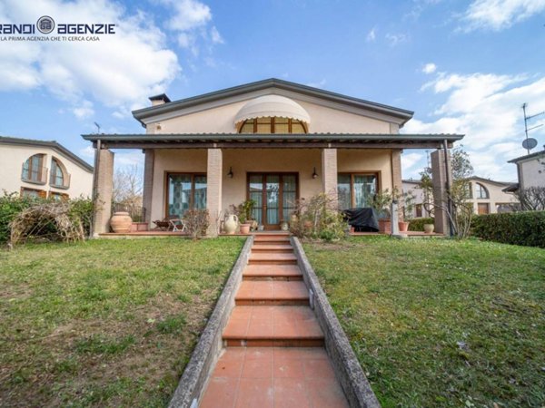 casa indipendente in vendita a Parma in zona Vicofertile