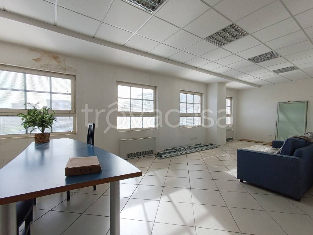 negozio in vendita a Parma in zona Baganzola