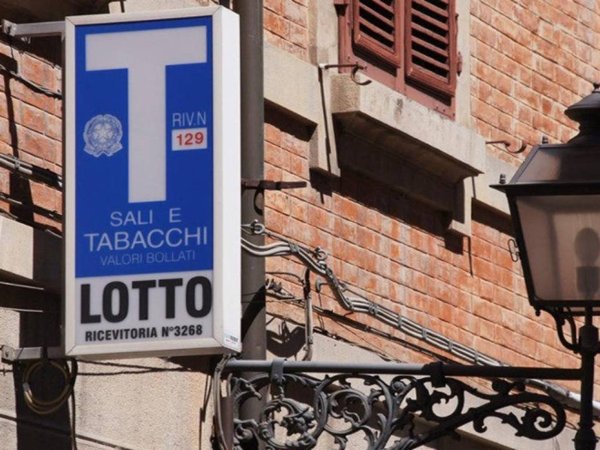 negozio in vendita a Parma