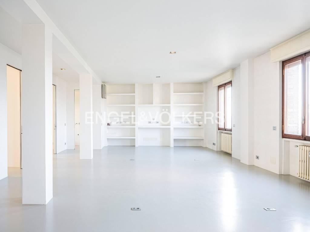 appartamento in vendita a Parma in zona Centro Storico