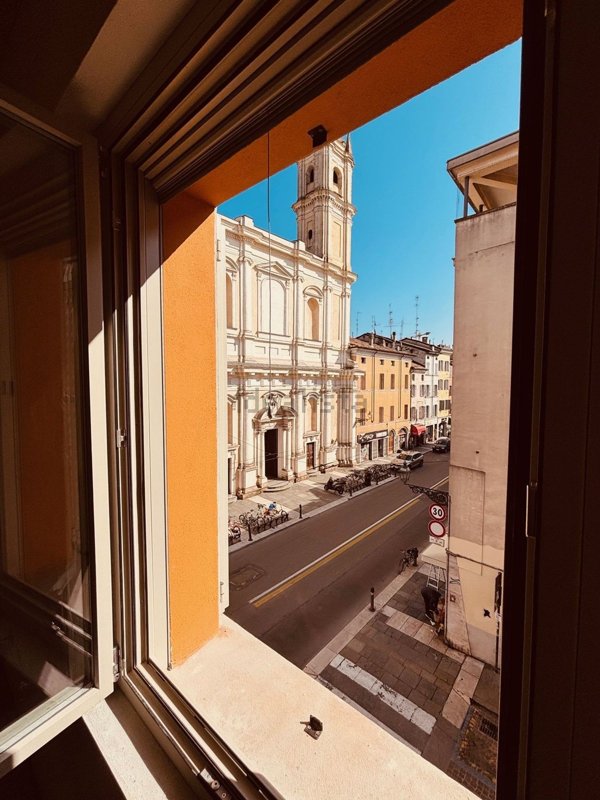 appartamento in vendita a Parma in zona Centro Storico