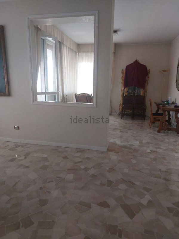 appartamento in vendita a Parma in zona Centro Storico