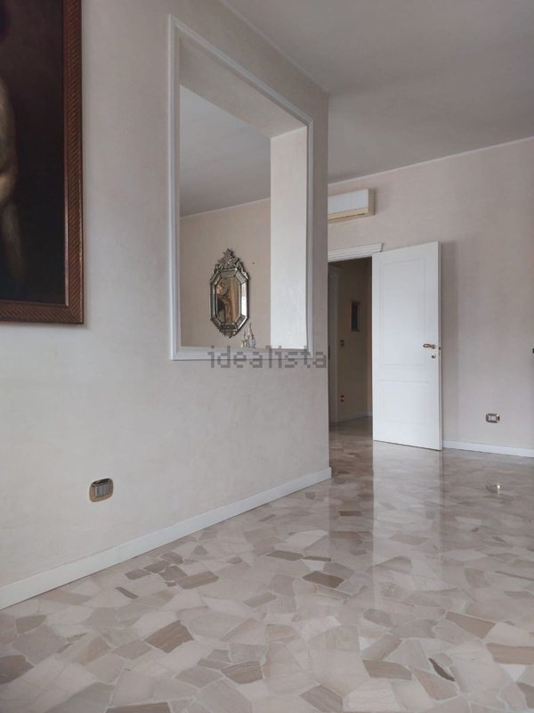 appartamento in vendita a Parma in zona Centro Storico