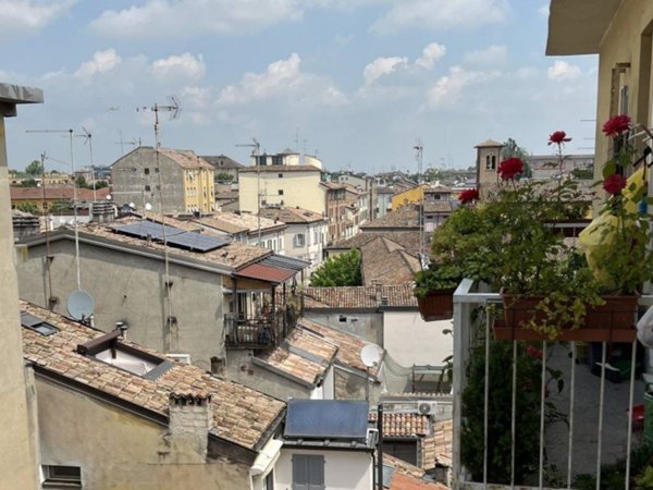 appartamento in vendita a Parma in zona Oltretorrente