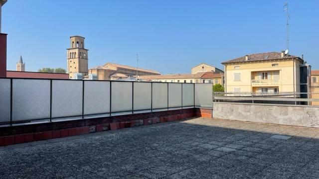 appartamento in vendita a Parma in zona Centro Storico