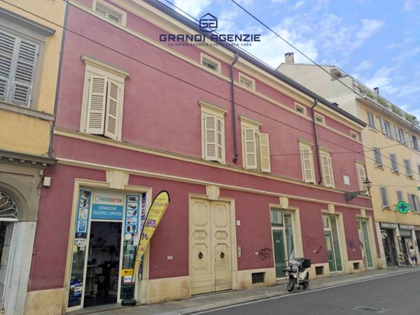 appartamento in vendita a Parma in zona Centro Storico