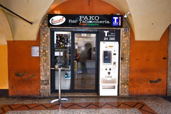 negozio in vendita a Parma in zona Centro Storico