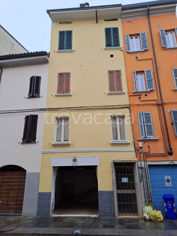 appartamento in vendita a Parma in zona Oltretorrente