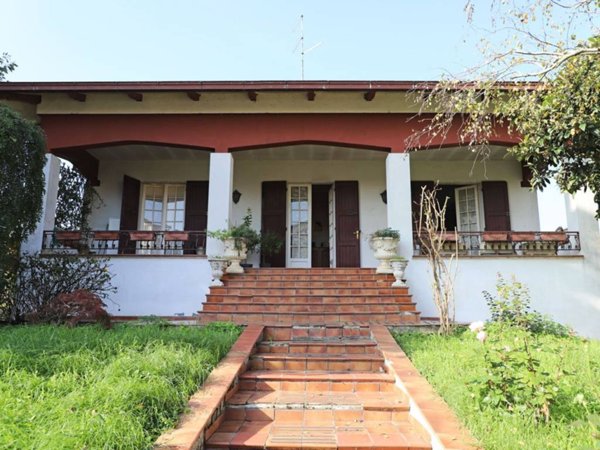 casa indipendente in vendita a Parma in zona Vigatto