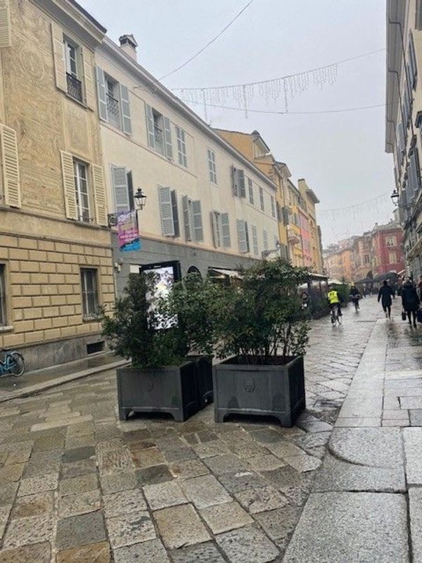 locale commerciale in vendita a Parma
