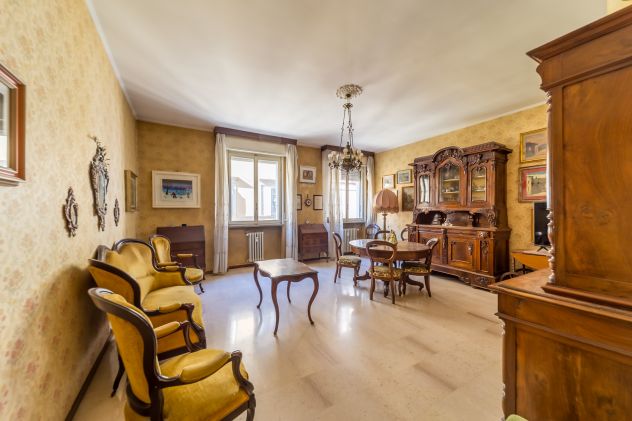 appartamento in vendita a Parma in zona Centro Storico