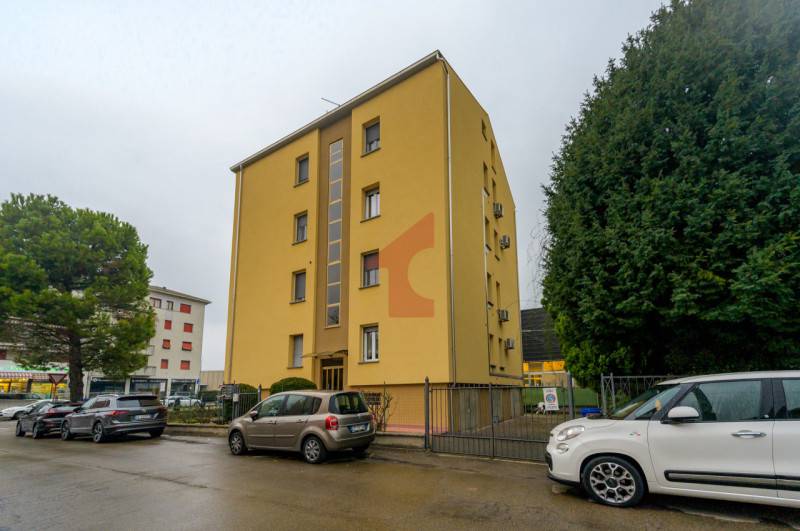 appartamento in vendita a Parma in zona San Lazzaro