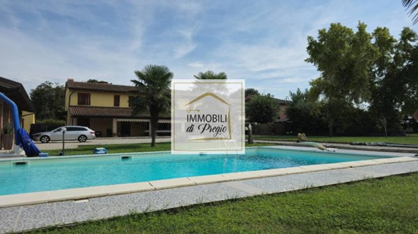 casa indipendente in vendita a Parma in zona Baganzola