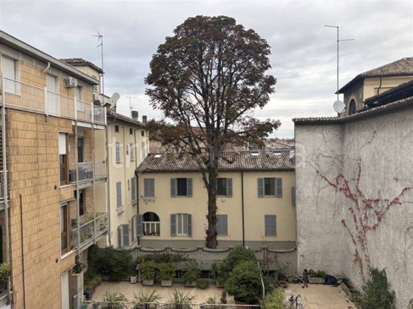 appartamento in vendita a Parma in zona Centro Storico