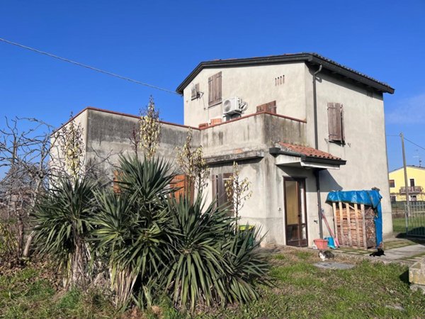 casa indipendente in vendita a Parma