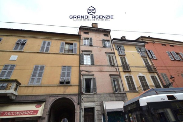appartamento in vendita a Parma in zona Oltretorrente