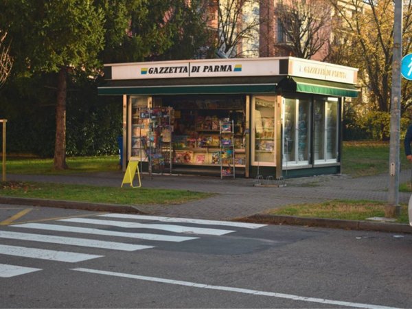 negozio in vendita a Parma in zona Cittadella