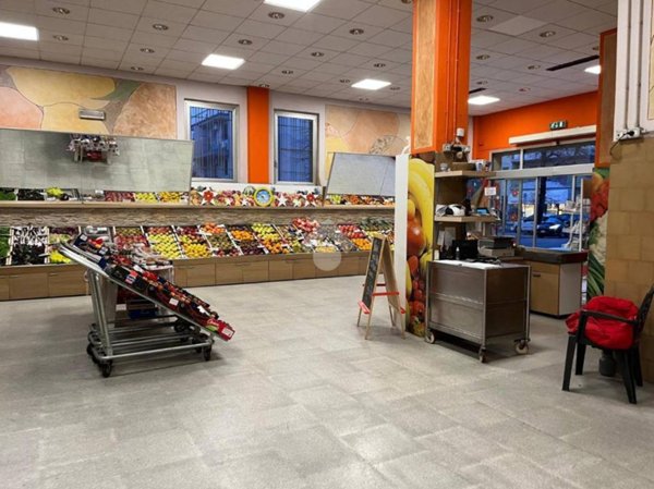 negozio in vendita a Parma