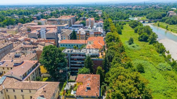 appartamento in vendita a Parma in zona Centro Storico