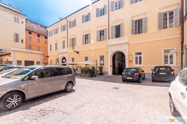 appartamento in vendita a Parma in zona Centro Storico