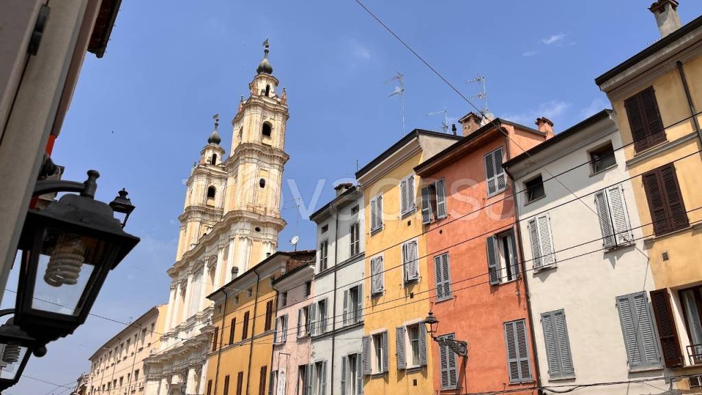 appartamento in vendita a Parma in zona Centro Storico
