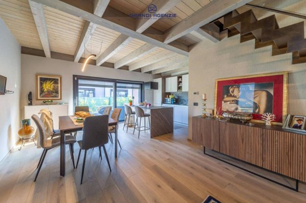 casa indipendente in vendita a Parma in zona Vicofertile