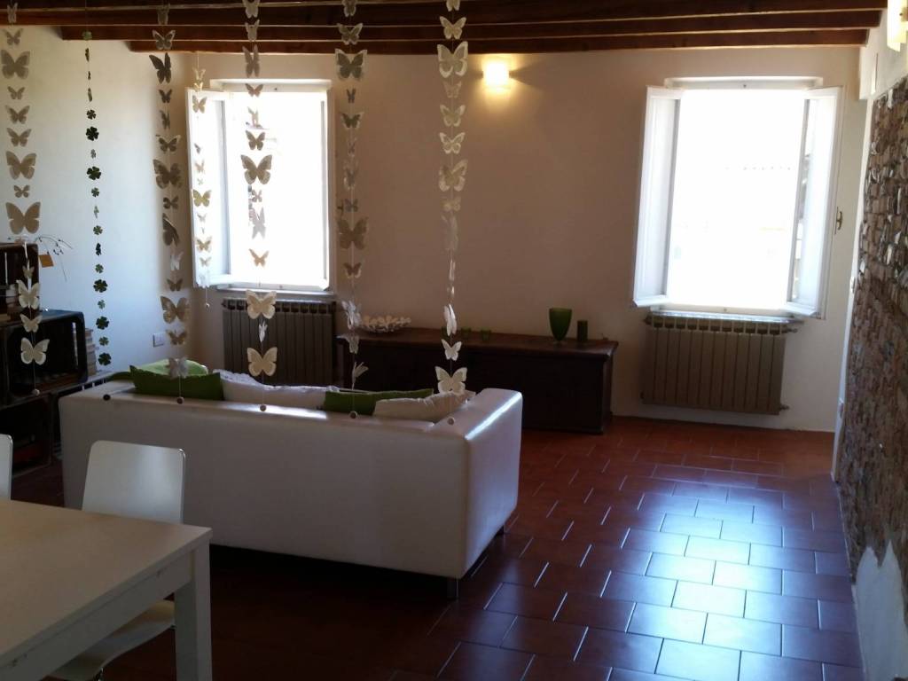 appartamento in vendita a Parma in zona Centro Storico
