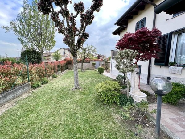 casa indipendente in vendita a Parma in zona Carignano