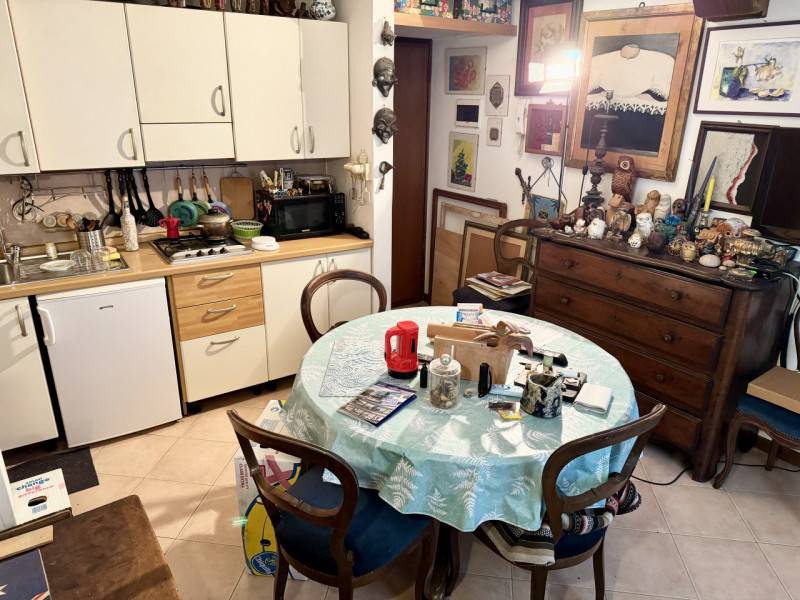 appartamento in vendita a Parma in zona Centro Storico