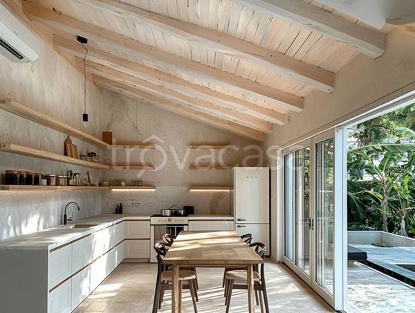 casa indipendente in vendita a Parma in zona Oltretorrente
