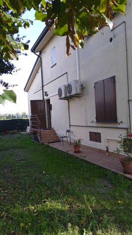 casa indipendente in vendita a Parma in zona Corcagnano