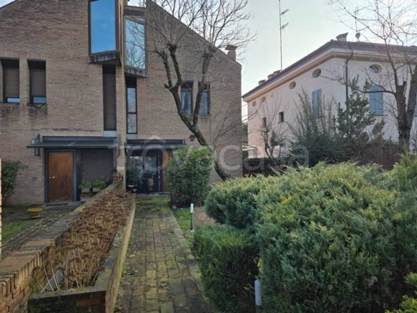 casa indipendente in vendita a Parma in zona Marore
