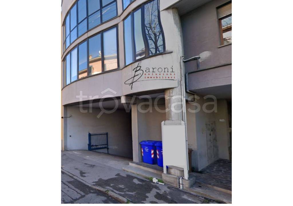 locale di sgombero in vendita a Parma in zona Pablo