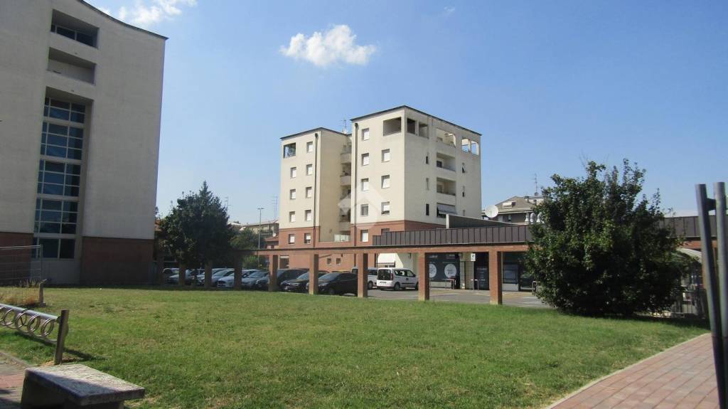 locale di sgombero in vendita a Parma in zona San Leonardo