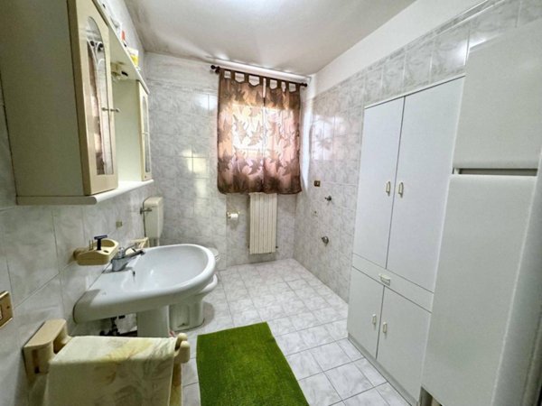 casa indipendente in vendita a Parma in zona Carignano