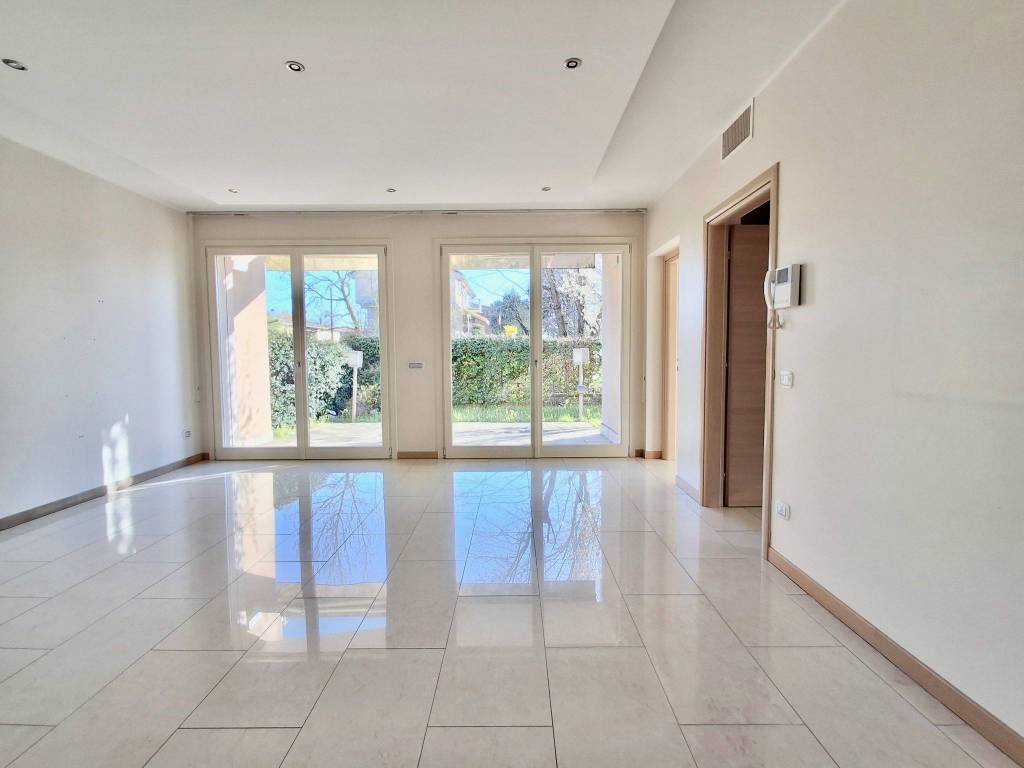 casa indipendente in vendita a Parma in zona Vicofertile
