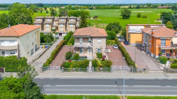 casa indipendente in vendita a Parma in zona Botteghino