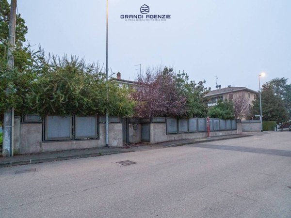 casa indipendente in vendita a Parma in zona Vicofertile