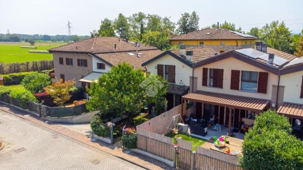 casa indipendente in vendita a Parma in zona Martorano