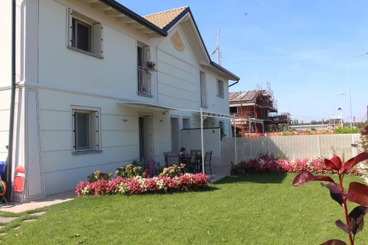 casa indipendente in vendita a Parma in zona Carignano